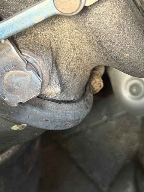 Loosen the Turbocharger Clamp bmw b48 330i